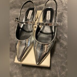 Steve Madden Metallic Silver Pointed Slingback Flats